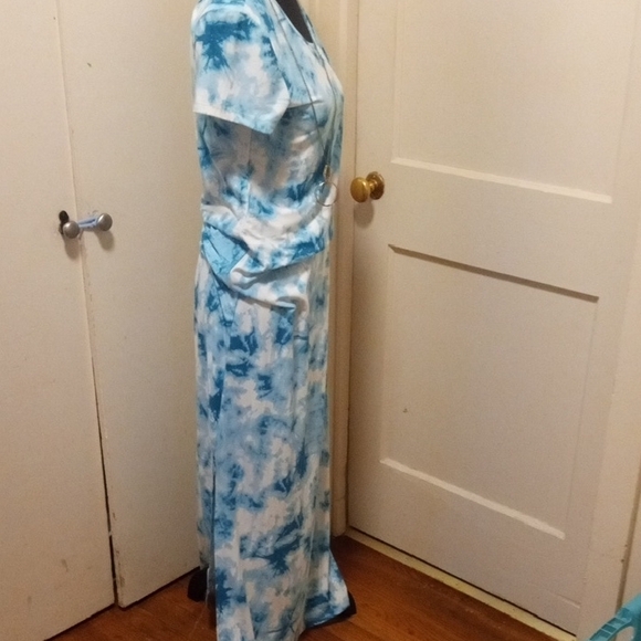 Bobbie Brooks Blue Tie-Dye Maxi Dress with Necklace - Picture 5 of 9